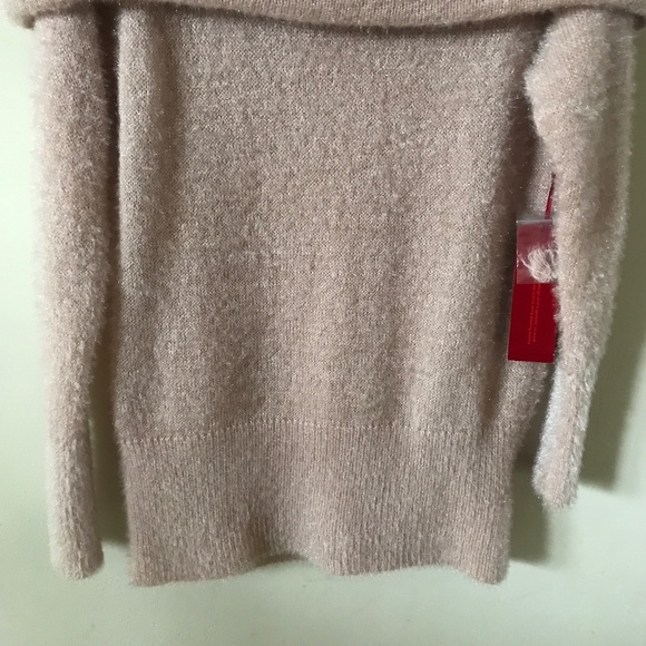 NEW NWOT Jennifer Lopez Sweater. Sparkle Pink Blush. Medium. - Picture 3 of 4